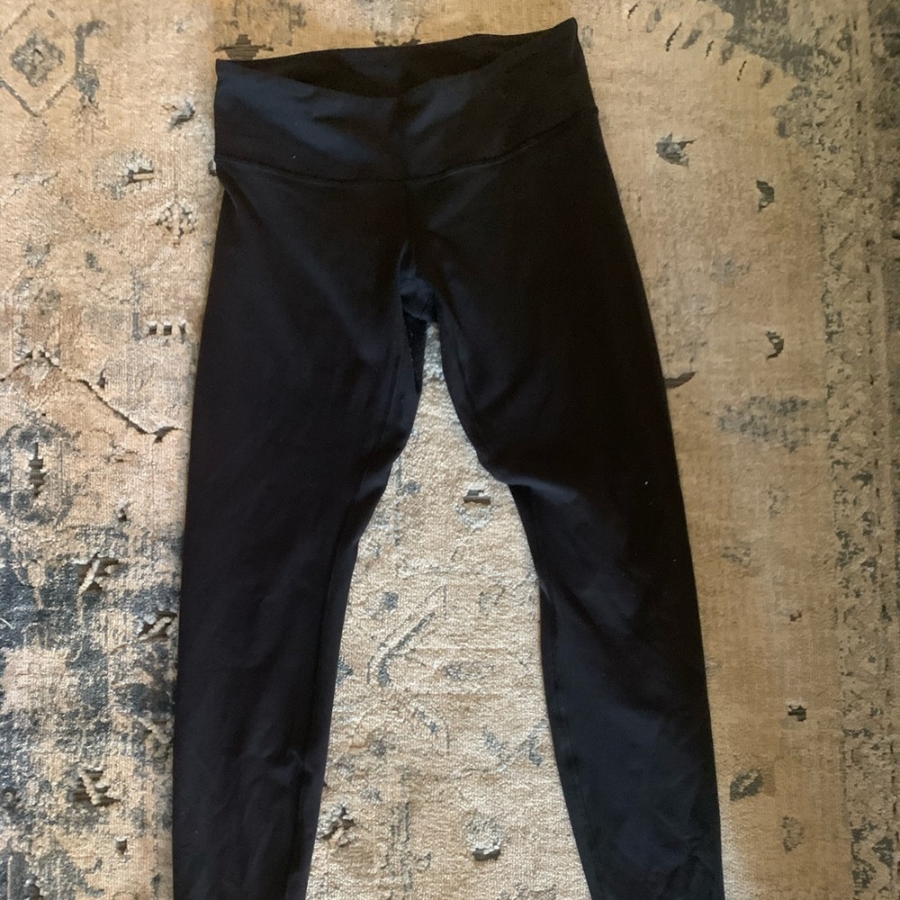 Black lululemon leggings